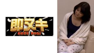 熟年世代の下心丸出し!ありふれた日常がちょっとしたきっかけで…誘惑と葛藤に揺れる人妻の禁断の背徳物語!