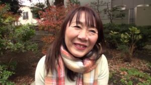 熟女好きなら見逃せない、熟女の存在感に思わず目が止まる｜FC2【還暦熟女が十数年ぶりのセックスで逝きまくる♡】