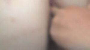 豊満なバストが気になる巨乳女性、まずは映像でチェック｜FC2【超巨乳敏感女子が全身を弄ばれながら変態ハメ撮り！ピストンガチ喘ぎ＆デ…】
