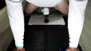 気づけば見入る、から気になる動画｜FC2【汗だく腰振りオナニー（失敗）】