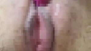 素人女性の雰囲気に惹かれる、思わず続きを見たくなる動画｜FC2【何も喋んないのに、急に潮吹いてガチイキする素人女子エロすぎだろｗｗｗ】